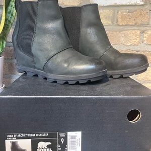 Sorel Joan of Arc Wedge ll Chelsea Boot, size 9 USA